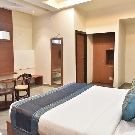 Hotel Rk Grand Varanasi Exterior photo