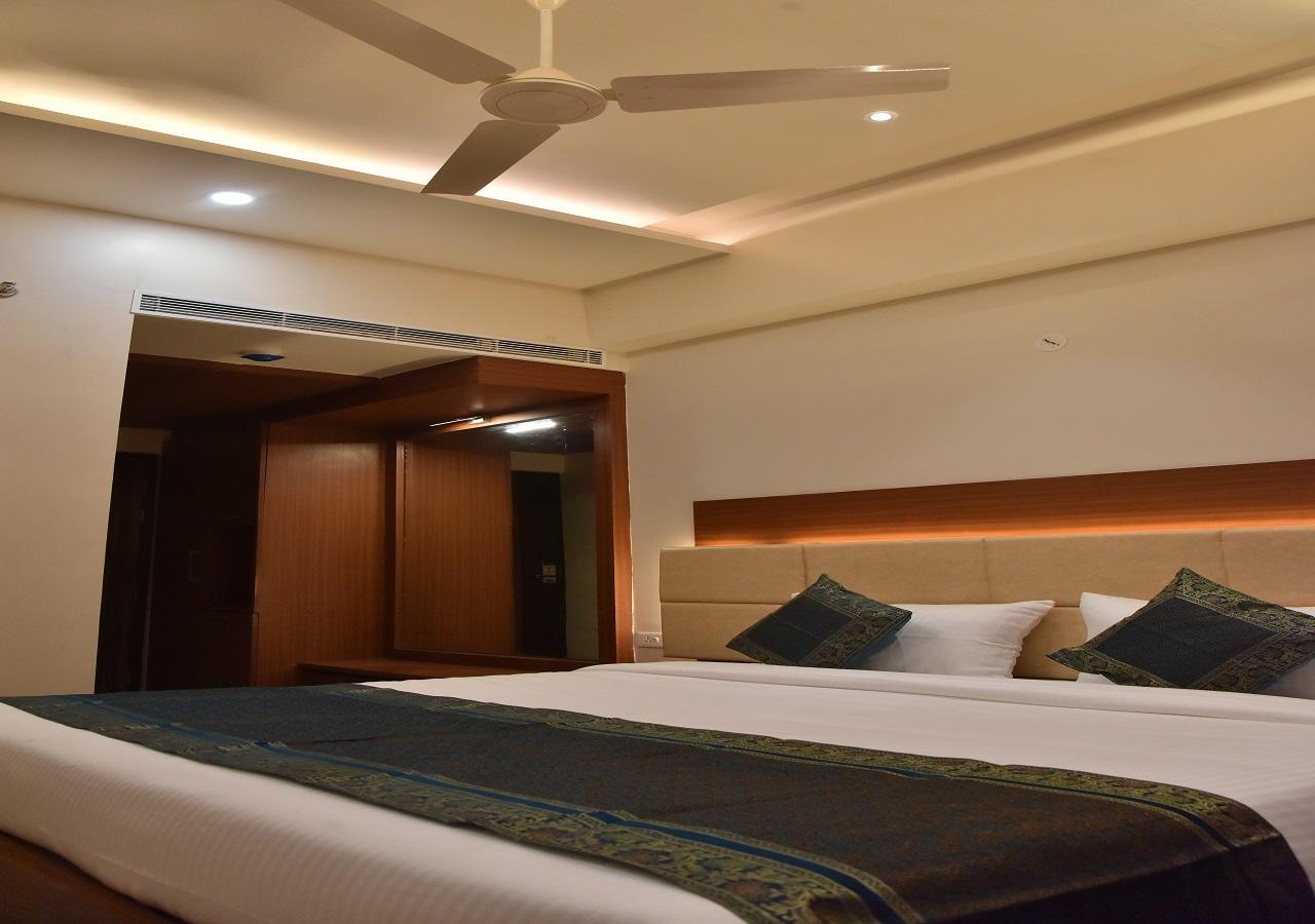 Hotel Rk Grand Varanasi Exterior photo
