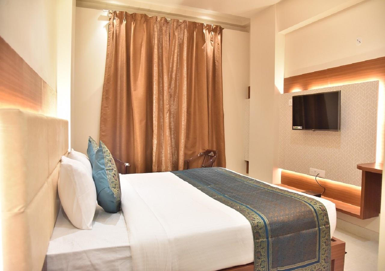 Hotel Rk Grand Varanasi Exterior photo