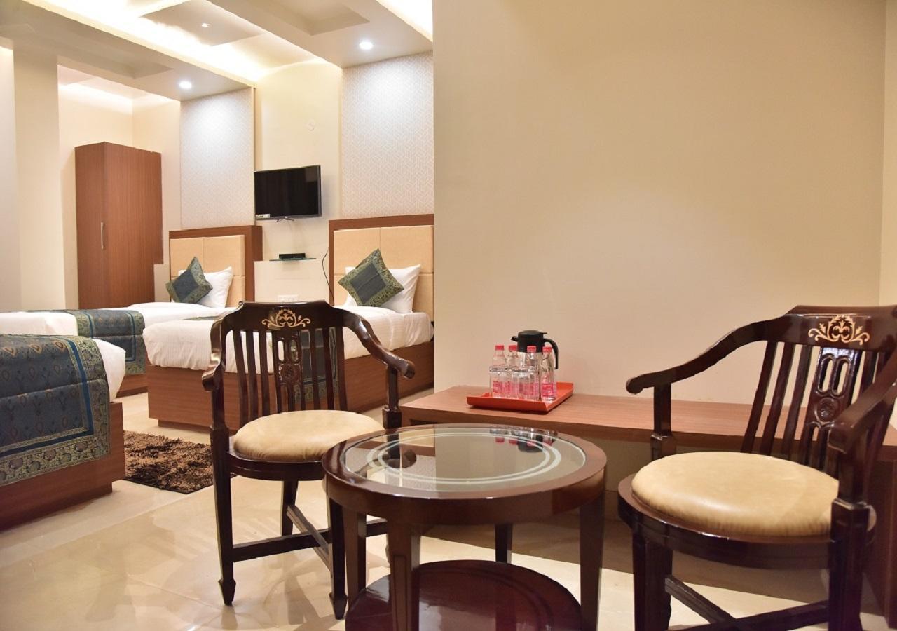 Hotel Rk Grand Varanasi Exterior photo