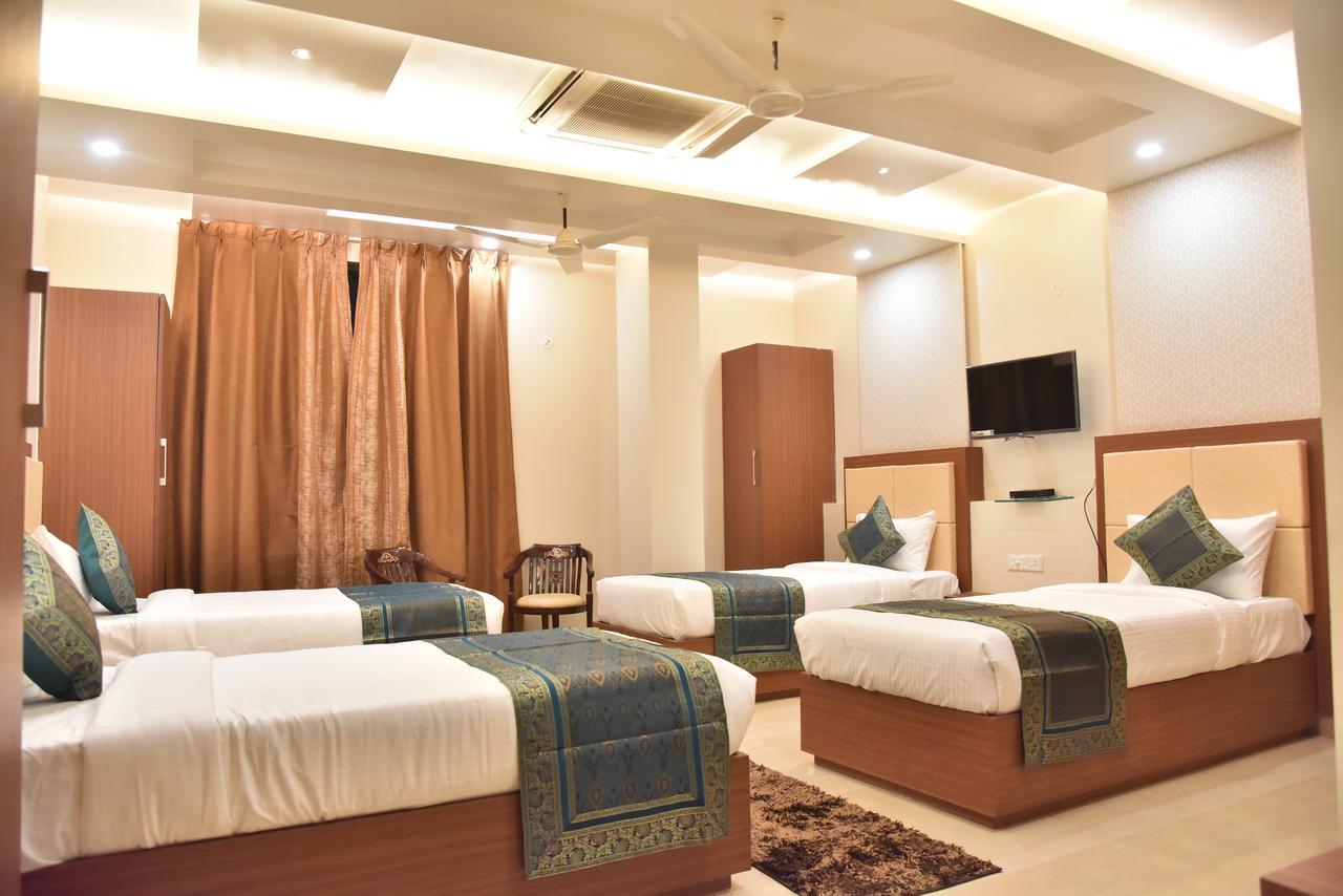 Hotel Rk Grand Varanasi Exterior photo