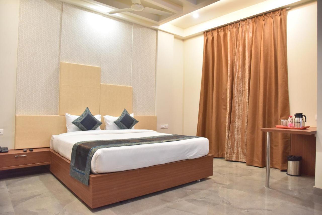 Hotel Rk Grand Varanasi Exterior photo