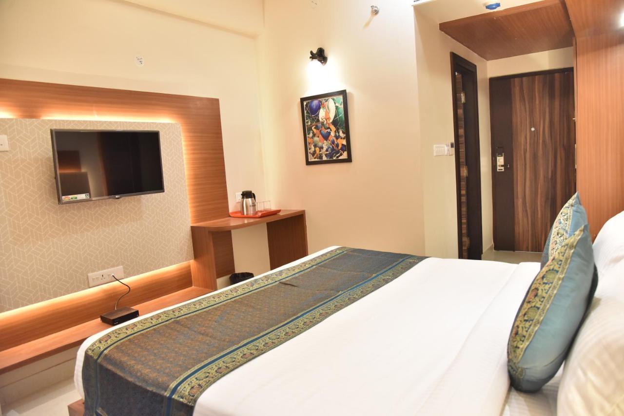 Hotel Rk Grand Varanasi Exterior photo